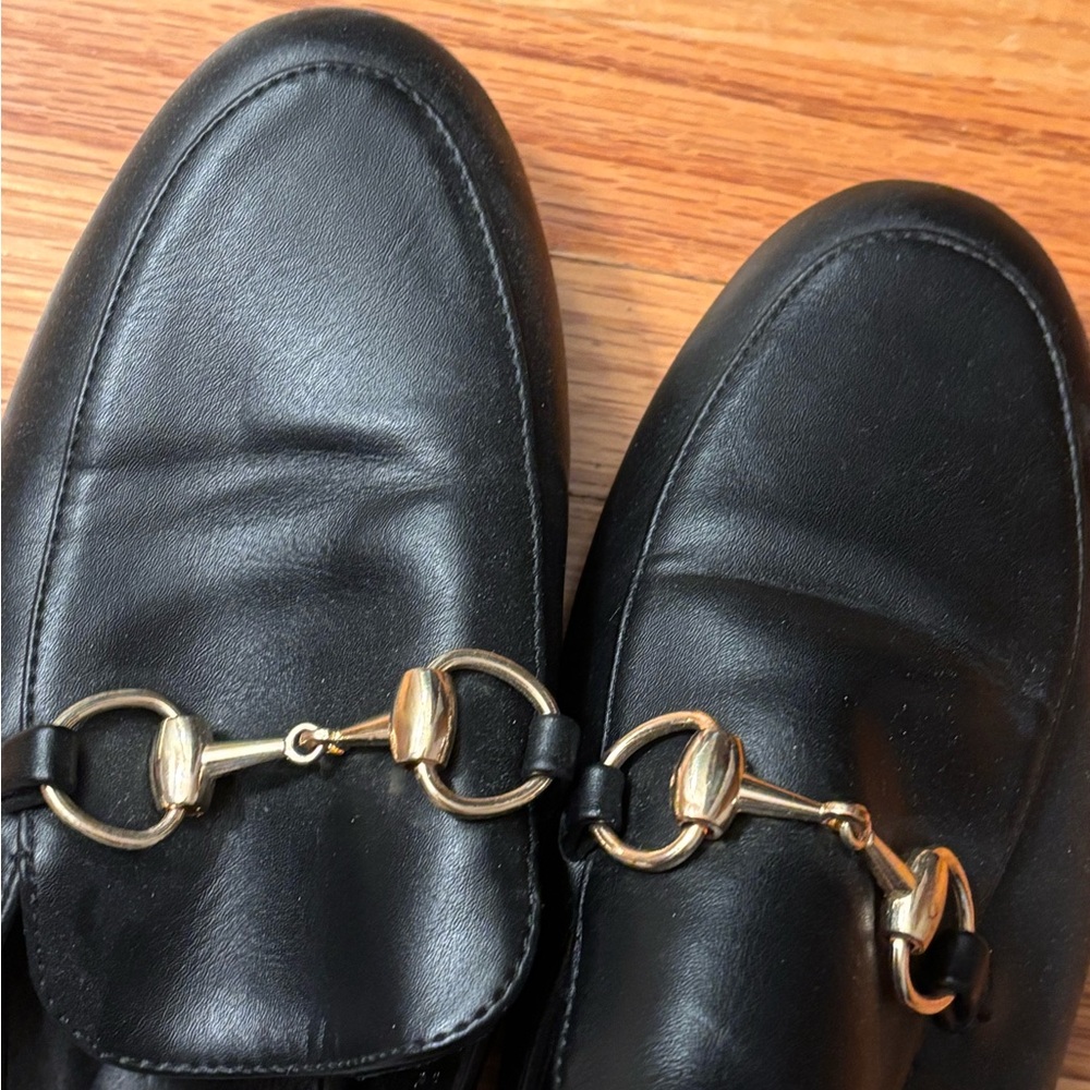 Steve Madden Black Loafers with Gold Chain Detail - Picture 2 of 2
